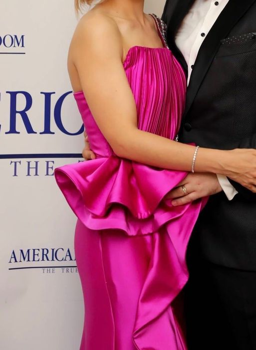 Rochie cu trena- fucsia