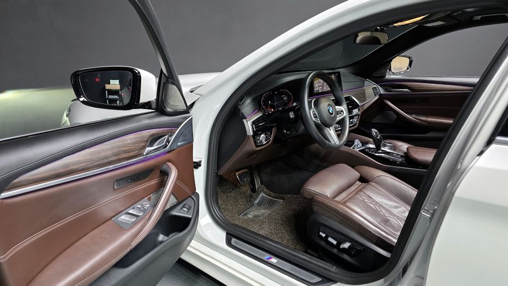 BMW 5-Series 530i xDrive M Sport Package Plus