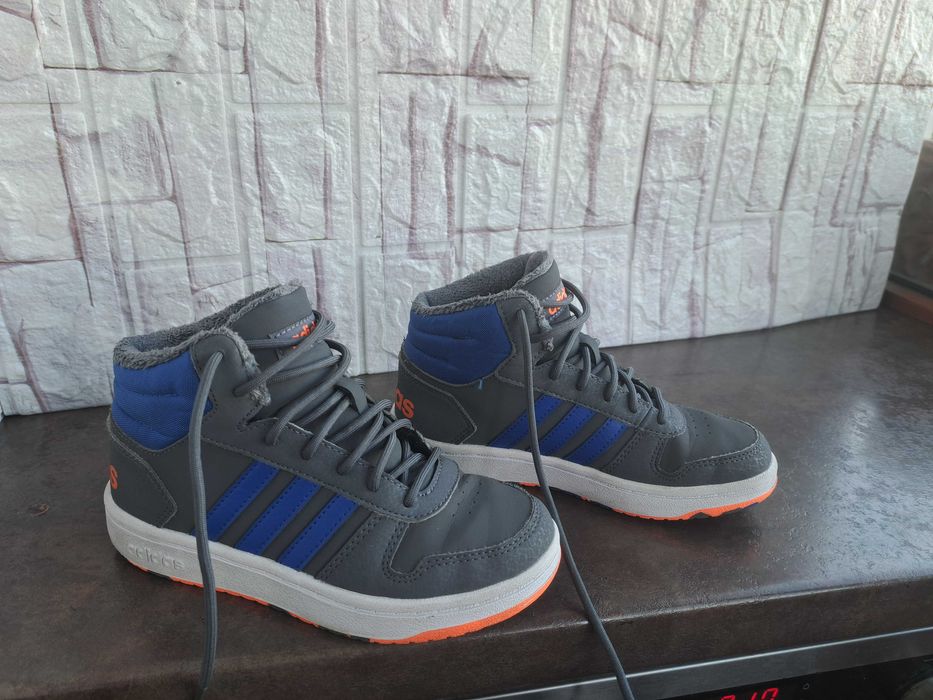 детски маратонки за момче,кецове,спортни обувки,Adidas,номер32,адидас