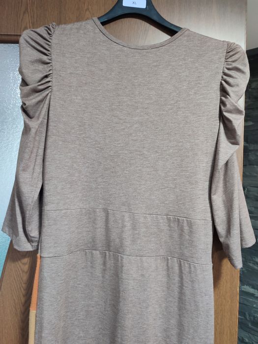 Rochie maro,mărimea 42,purtata de câteva ori