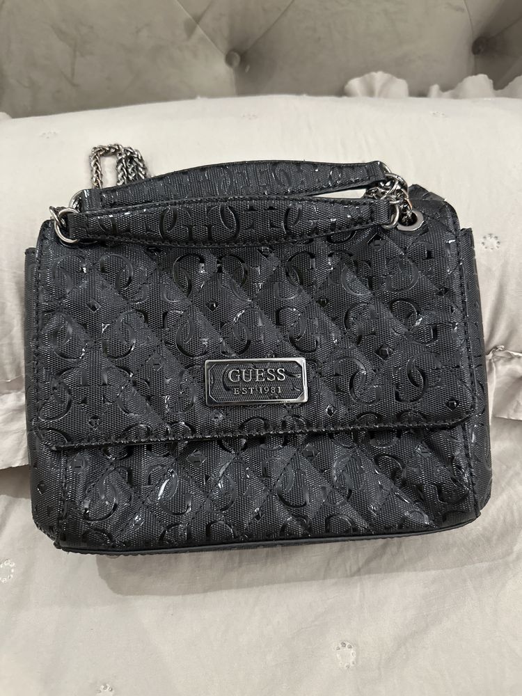Дамска чанта Guess