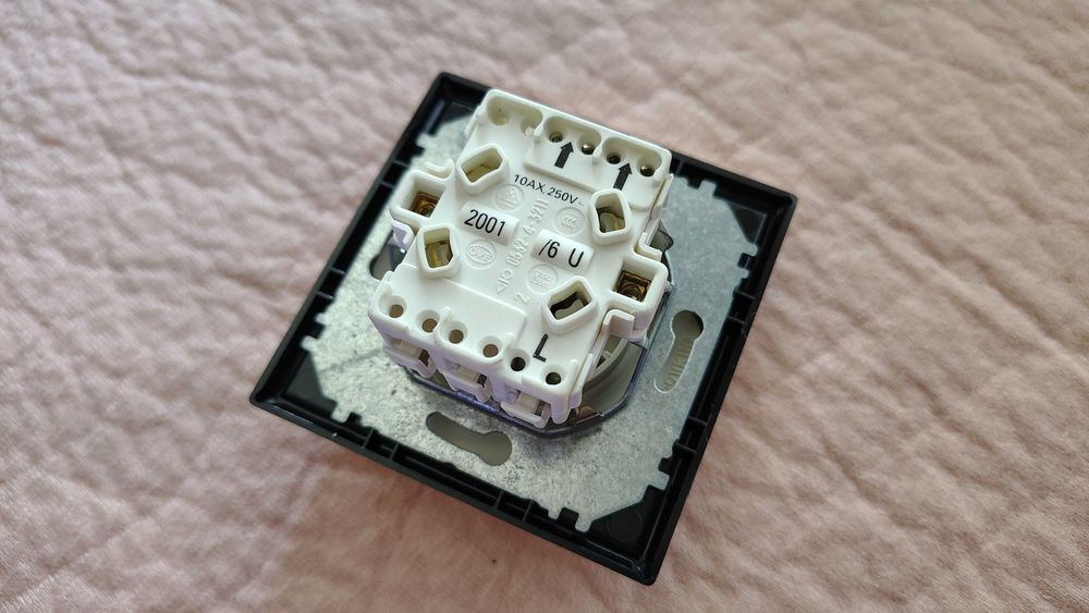 Intrerupator impuls Busch-Jaeger