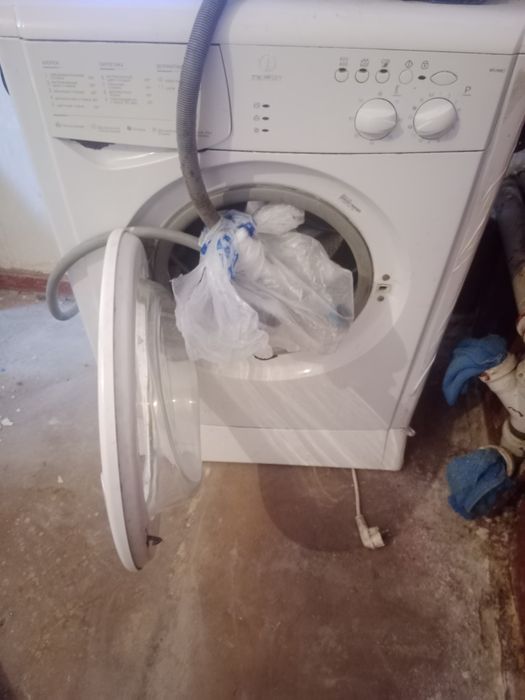 Продам стиральную машину автомат. Работает но есть шум