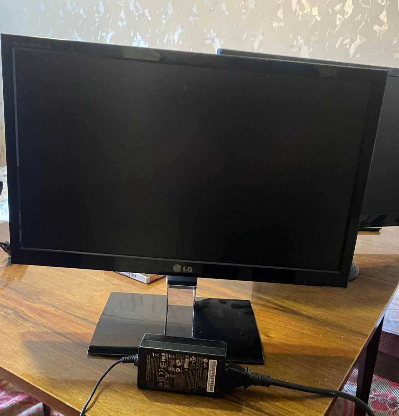Монитори LG, Fudjitsu и Dell