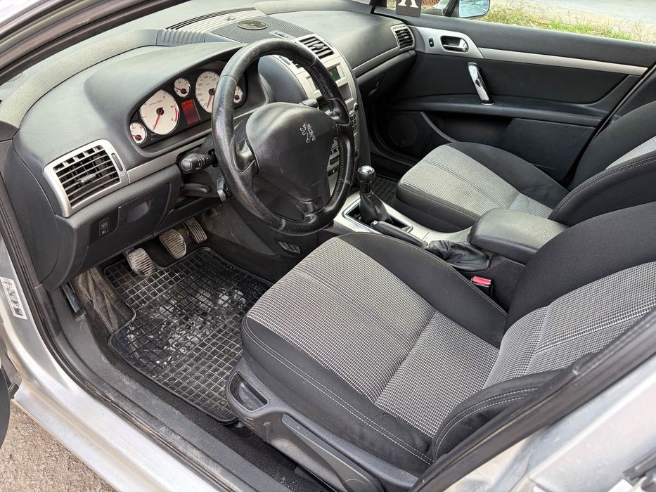 Peugeot-1.6 HDI - седан