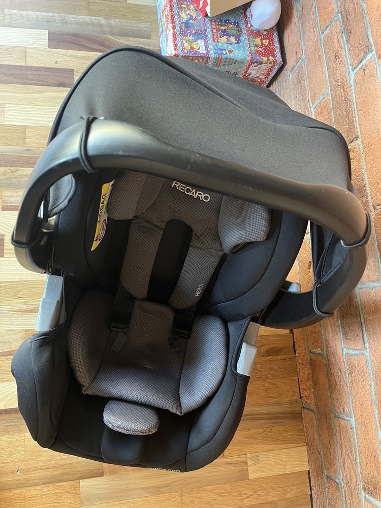 кошче за кола (recaro) +сенник и изофикс