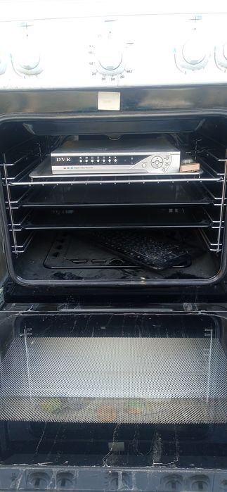 Газ плита сотилади  холати йахши йэнгидэ Кам ишлатилган