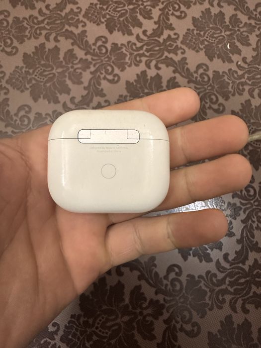 Apple AirPods 3 with Lightning Charging Case