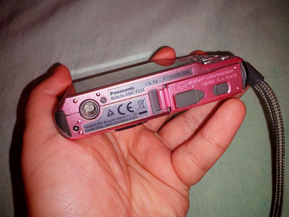 Фотоапарат Lumix малко розово бижу
