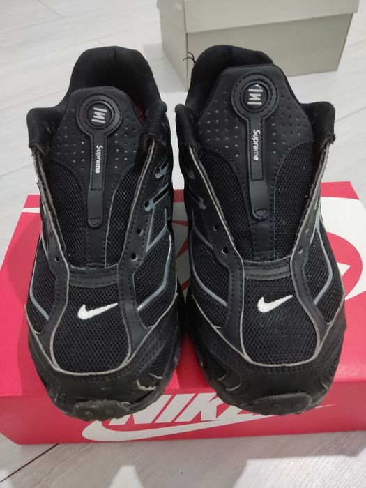 Nike shox supreme