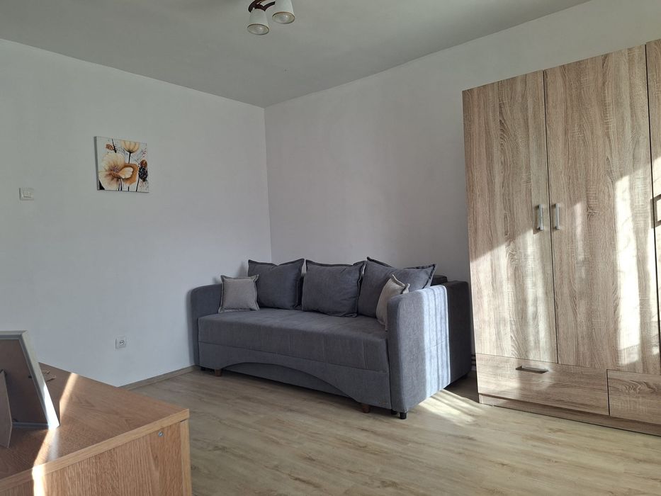 Garsoniera de închiriat