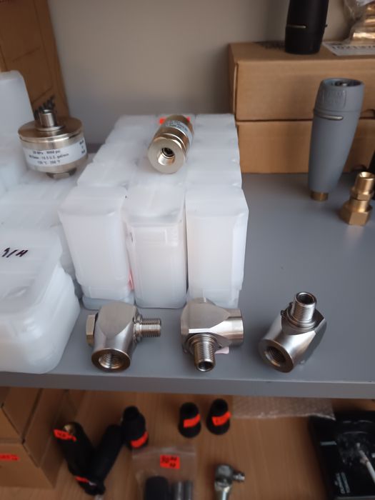 Механизъм за въртящо рамо за автомивка