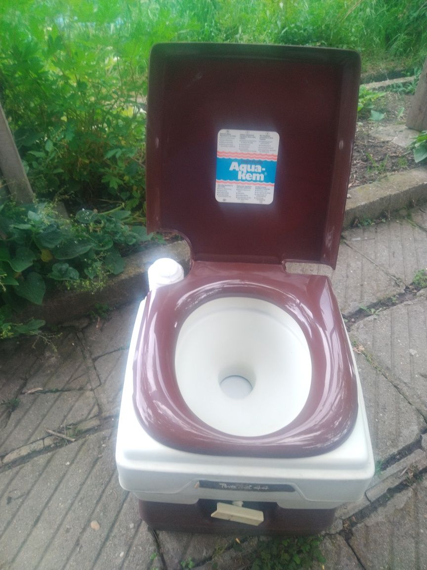 Преносима химическа  тоалетна за каравана, кемпер, къмпинг, лодка, вил