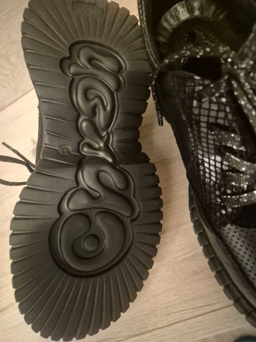 Дамски обувки от естествена кожа