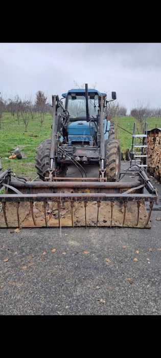 Piese tractor Ford New Holland 8240 8260 motor cutie punte fata roti m