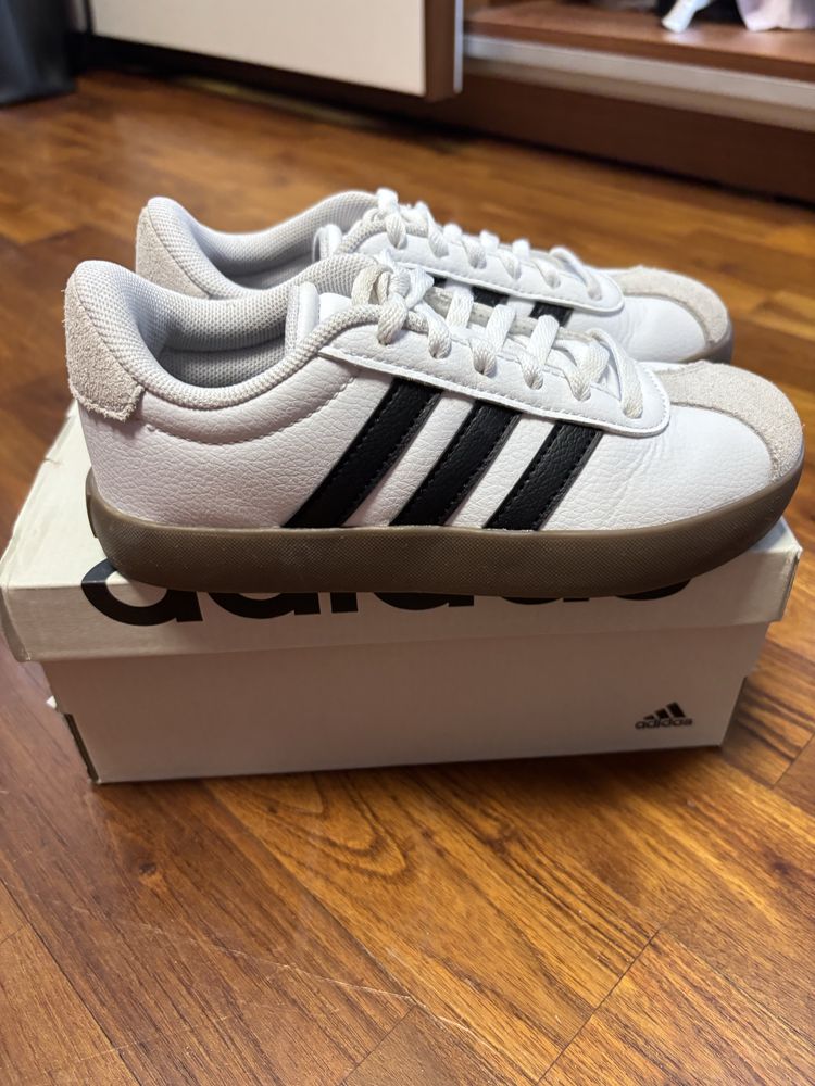 Детски маратонки Adidas и непромокаеми ботушки Adidas