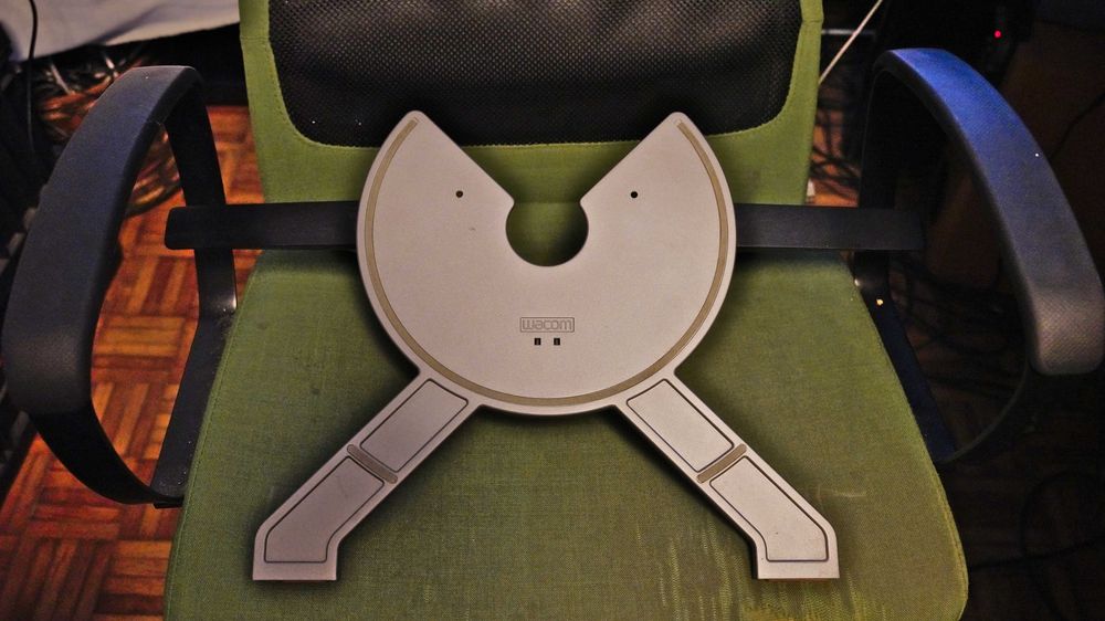 Tableta grafica Wacom Cintiq 22HD Touch + brat suport Ergotron