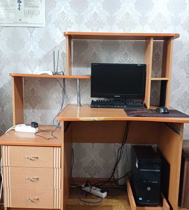 Компьютерный стол