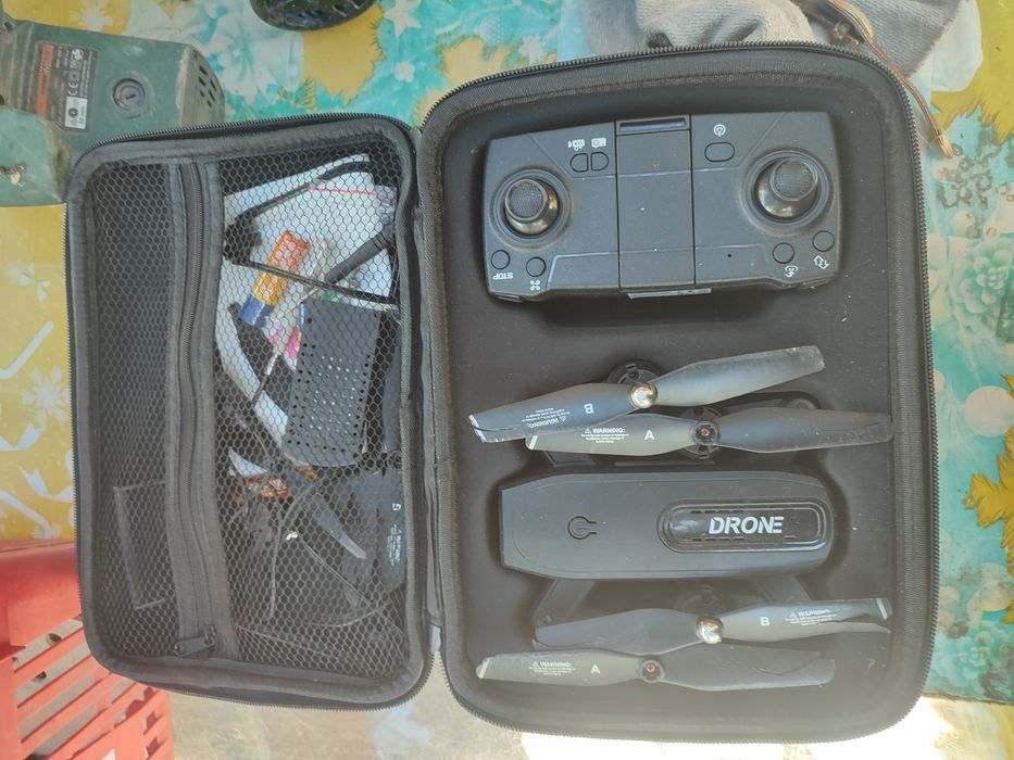 Vând drona funcțională