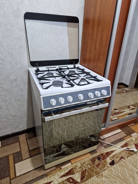 Продам газовую плиту