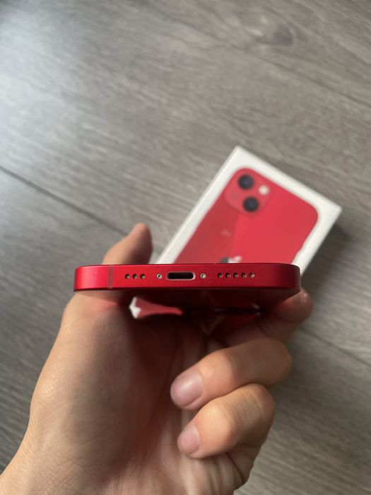 iPhone 13 в идеальном состоянии