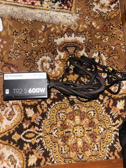 Sursă pc thermaltake 600w 80 plis