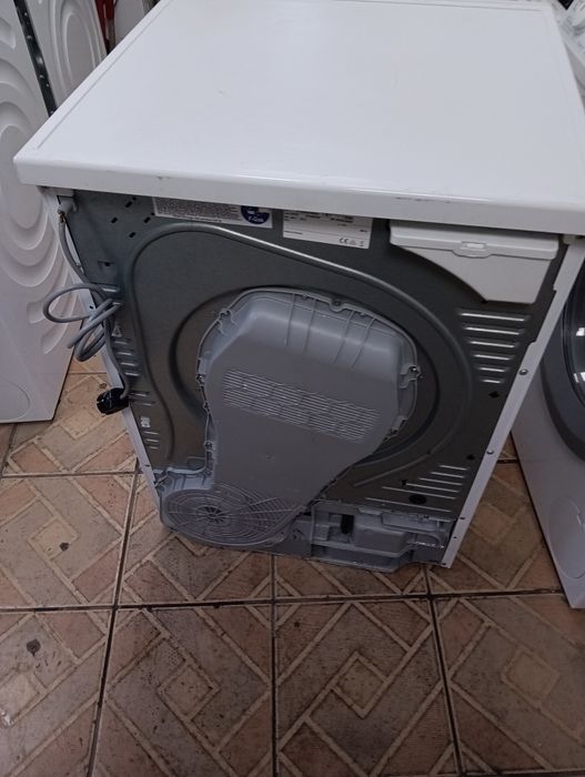 Сушилня с термопомпа Сименс Siemens IQ 300 с две години гаранция!