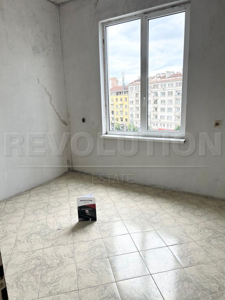 Продава се Четиристаен апартамент в София, Център - 120 кв.м за 5417 €/кв.м - Снимка #3
