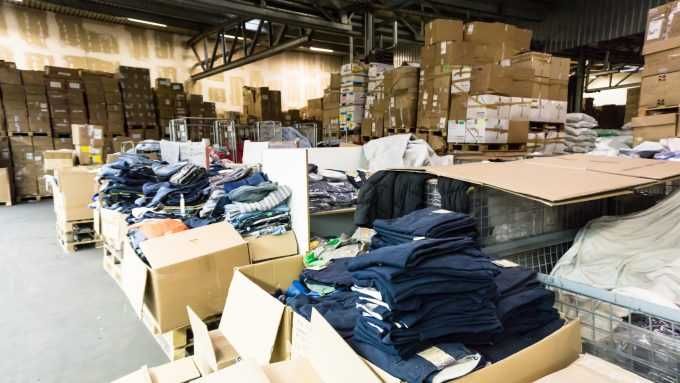 Depozit haine second hand en gross (angro)