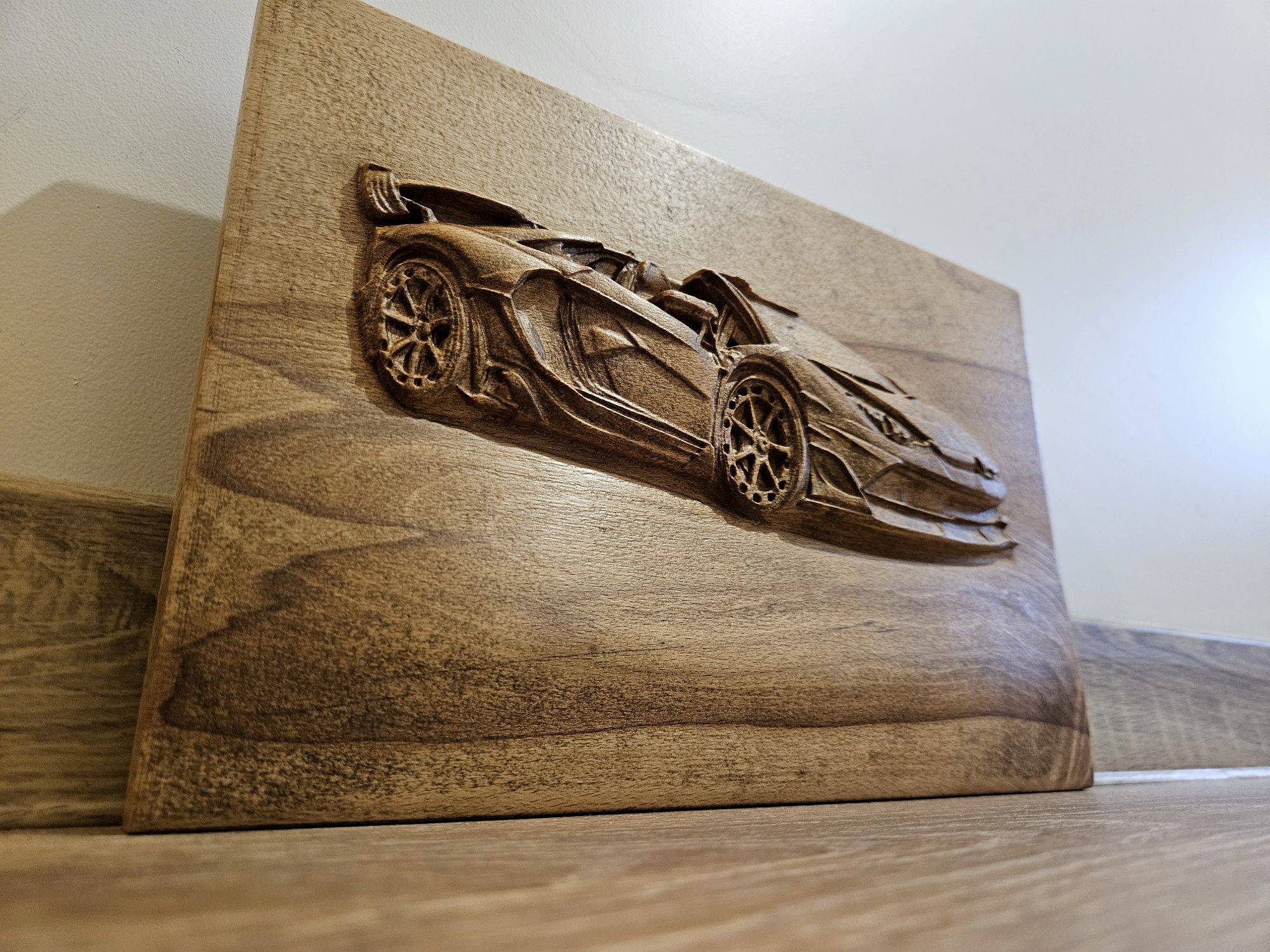 Дърворезба:Лукс, мощ и изкуство в едно – Lamborghini Roadster