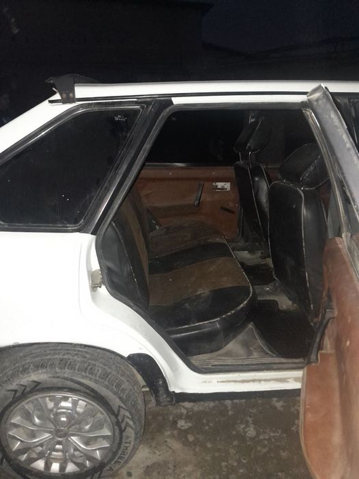 Срочно продаётся машина 09