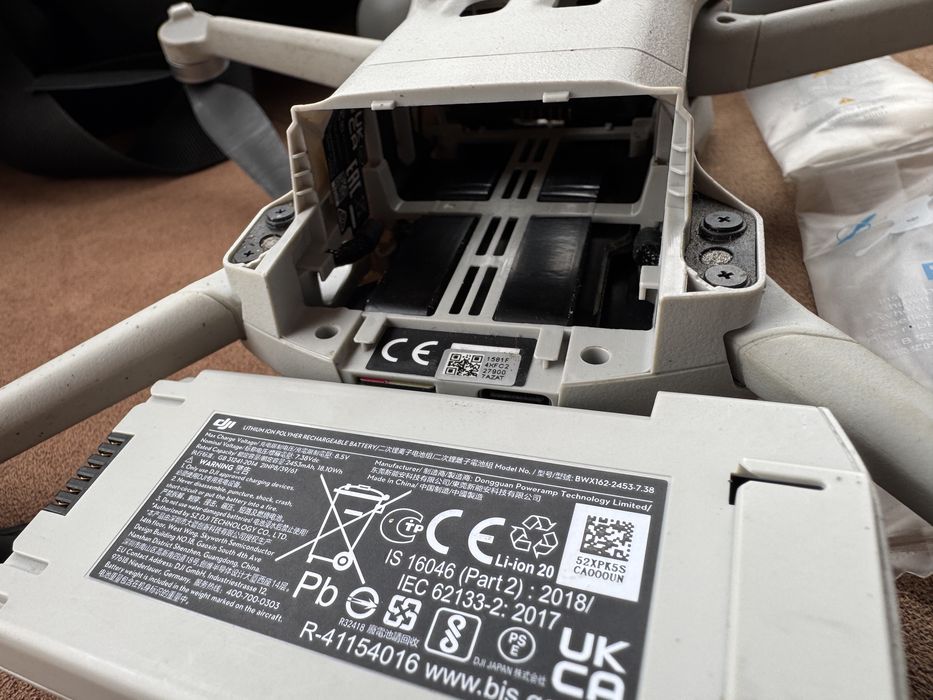Drona  DJI Mini 3 Pro cu telecomandă DJI cu defect