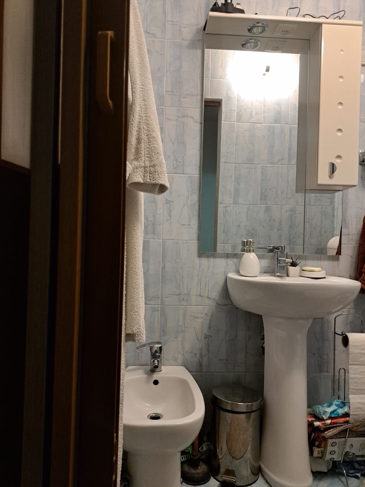 Apartament 3 camere, decomandat (centrala termica, mobilat, 2 bai)