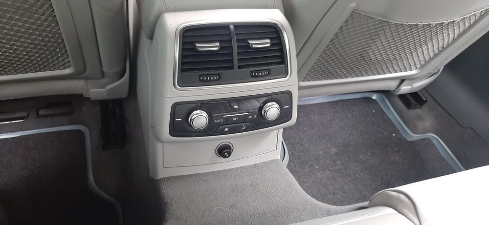 Vând A6c7, proprietar, automată, 190cp, 160000km