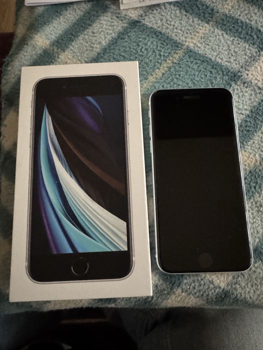 Iphone se full box