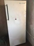 Холодильник рабочий в хорошем состоянии