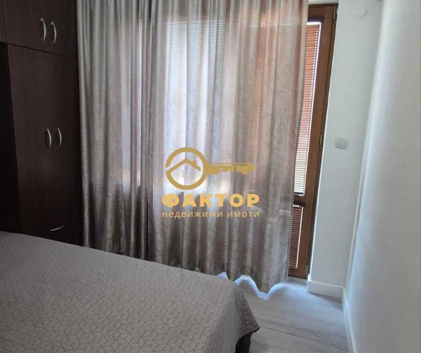 Продава се Тристаен апартамент в Пловдив, Въстанически - 100 кв.м за 1998 €/кв.м - Снимка #4