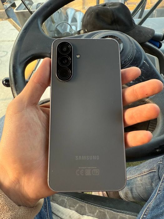 Samsung A56 5G 8/256GB Yangi 3 oy ishlagan ABMEN BOR