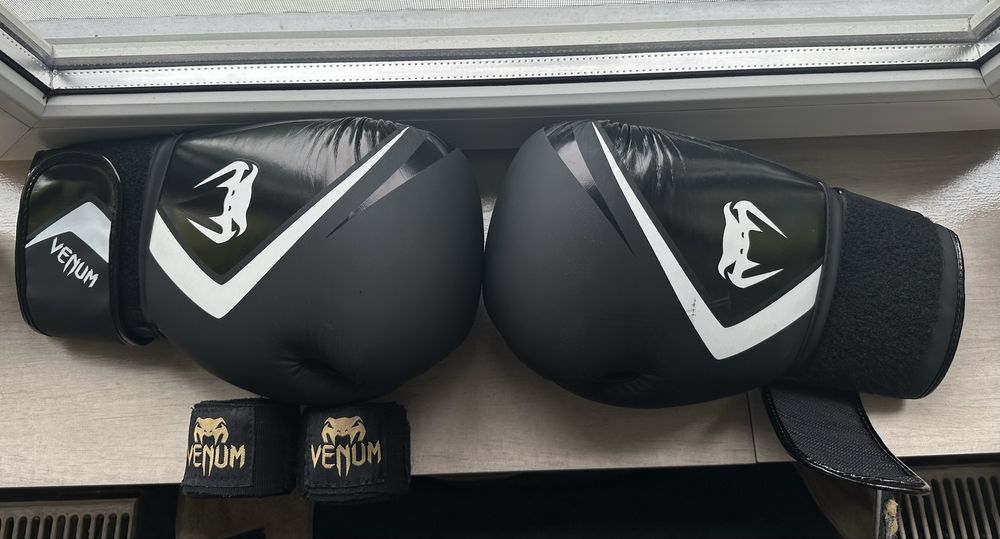 Manusi box Venum + fasa venum de 3 metri