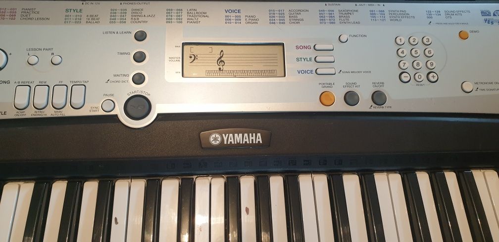 Orga Yamaha ypt 200