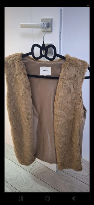 Vesta blana artificiala Koton