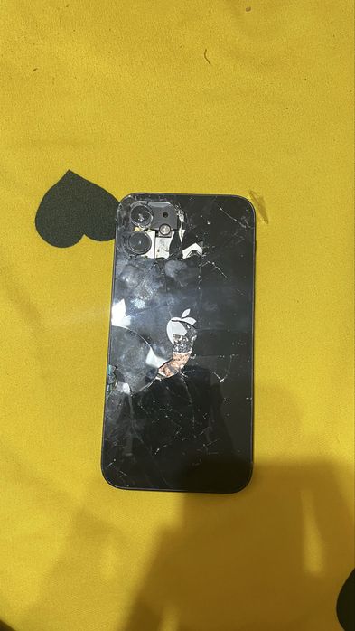Iphone 12 de piese