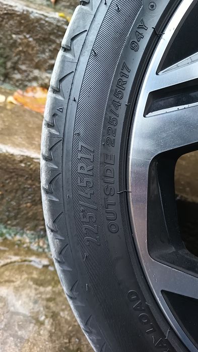 17 цола оригинални джанти на Киа с датчици и  гуми Lassa на един сезон