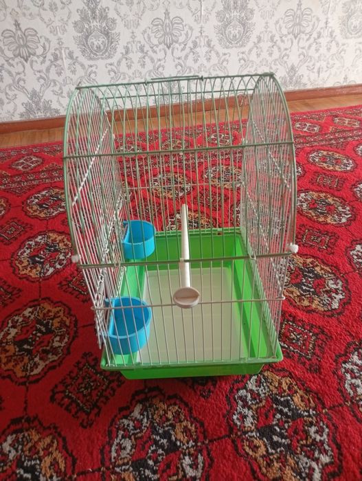 Здравствуйте! Продаётся клетка для птиц.