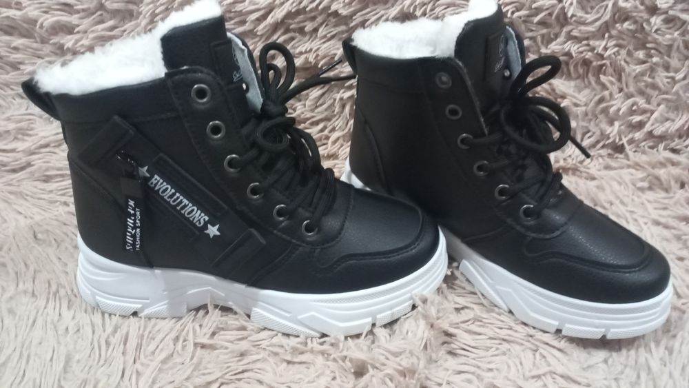 Одежда и обувь для девочки