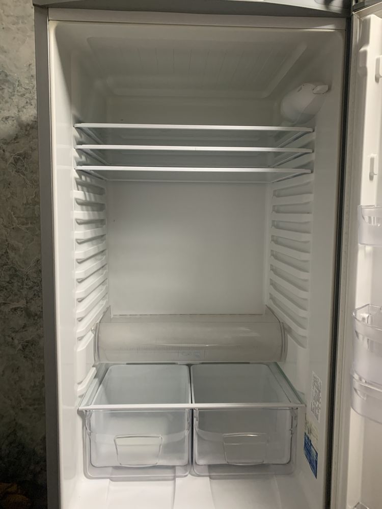 Холодильник Indesit