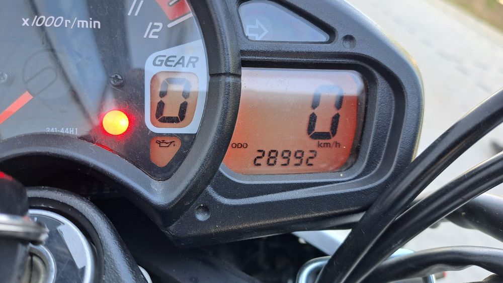 Suzuki sfv650 Gladius garanție