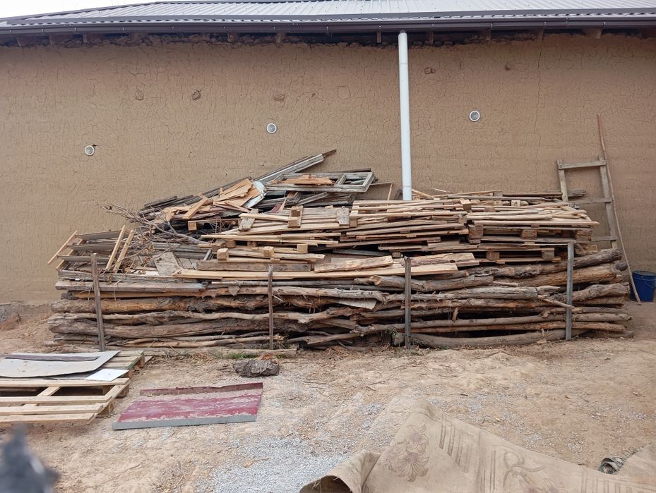 Тахта ва егоч утинлар сотилади