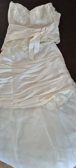 Rochie mireasa avorio