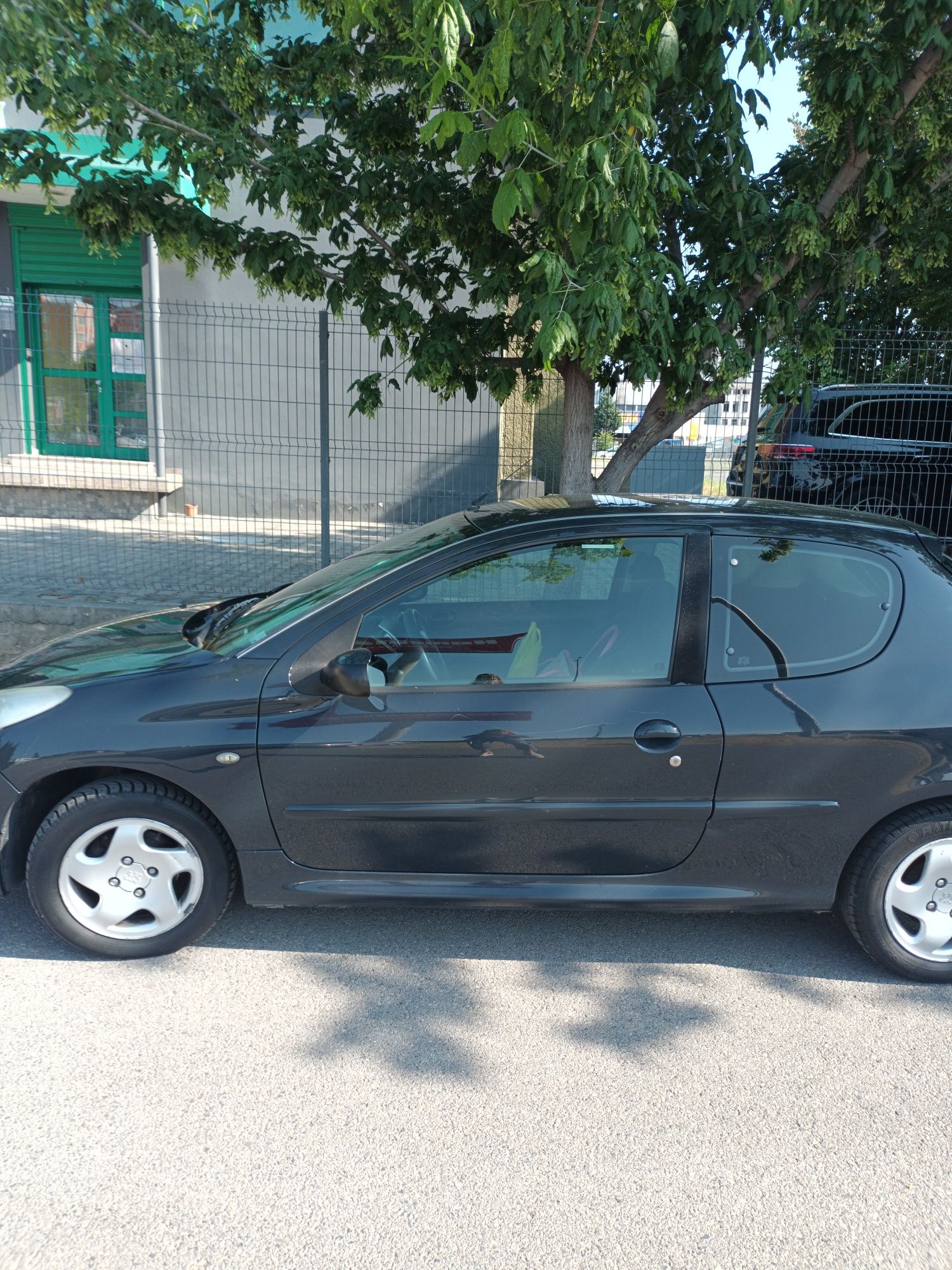 Peugeot 206+  2009г газ